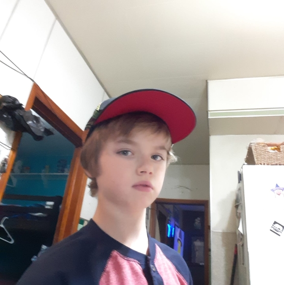 Profile Picture of Devin Hummel (@devinhummel) on Poshmark