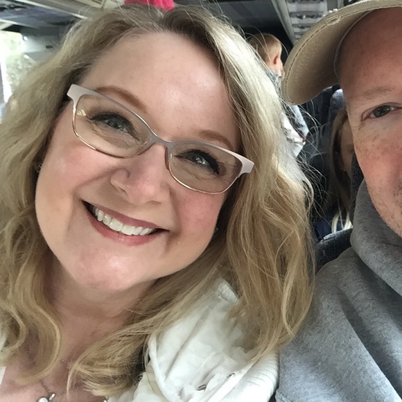 Profile Picture of Christy Missey (@christymissey) on Poshmark