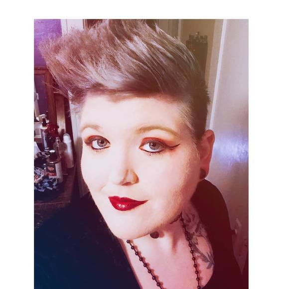 Profile Picture of Marianne Hissam (@mehissam) on Poshmark