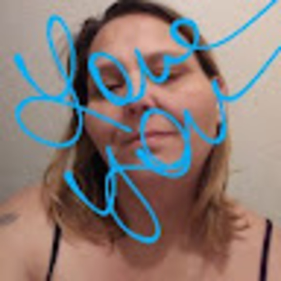 Profile Picture of Starla Richards (@starlarichards) on Poshmark