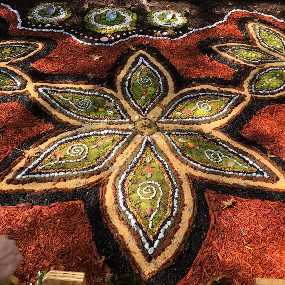 Profile Picture of Elizabeth Aupperle (@litspeck) on Poshmark