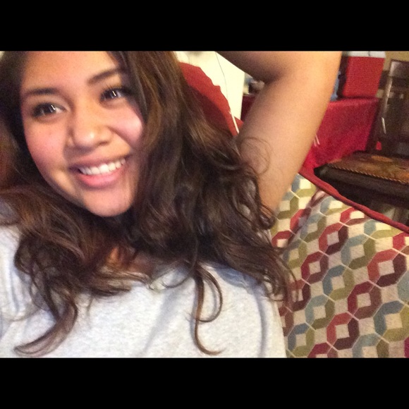 Profile Picture of Tanya Silva (@tanyasilva) on Poshmark