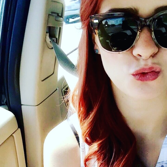 Profile Picture of Allison Bennett (@allisonbenne468) on Poshmark