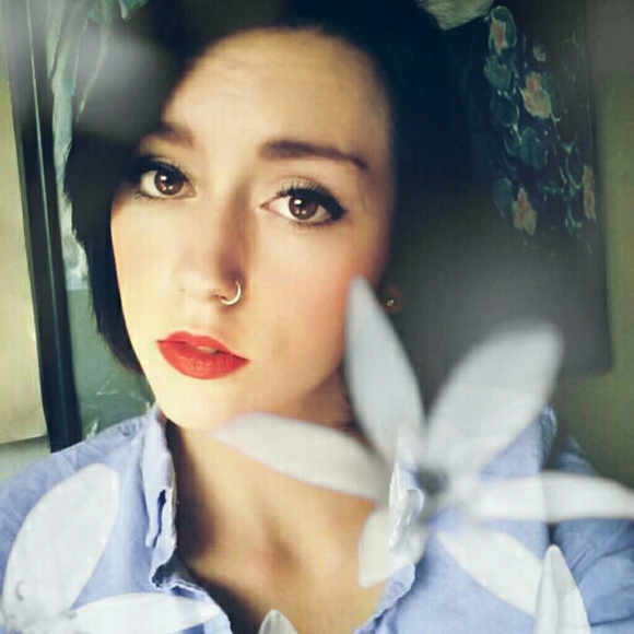 Profile Picture of Jasmyn Burdsall (@jasmynburdsall) on Poshmark