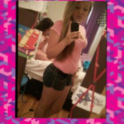 Profile Picture of Heather Bullock (@heatherbrookshi) on Twitter