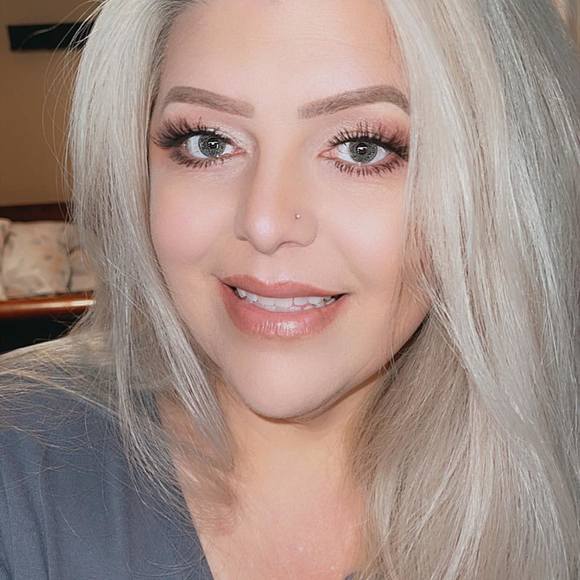 Profile Picture of Kristy Thornsbury (@kiki_04) on Poshmark