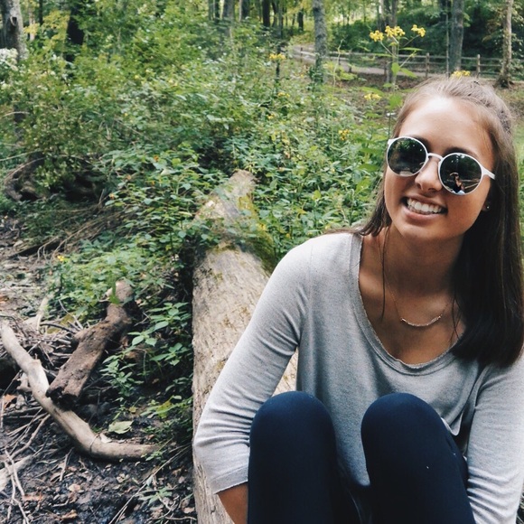 Profile Picture of Jenna Jacobs (@jsquared006) on Poshmark
