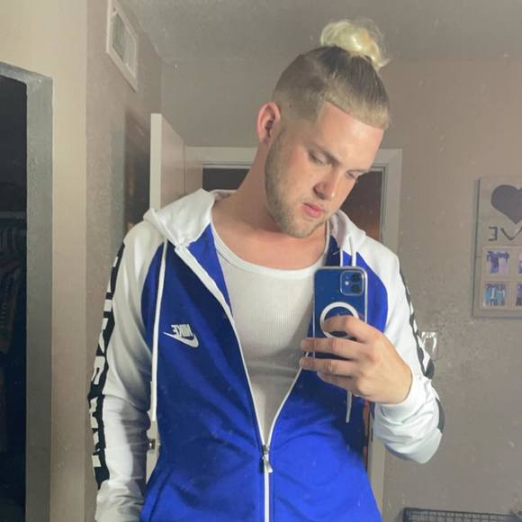 Profile Picture of Shawn Thibodeaux (@shawnt918) on Poshmark