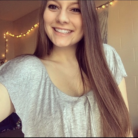 Profile Picture of Kat Fecto (@itskitty) on Poshmark