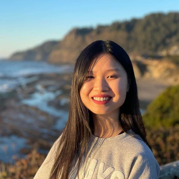 Profile Picture of Mylinh Tran (@otterlove123) on Poshmark