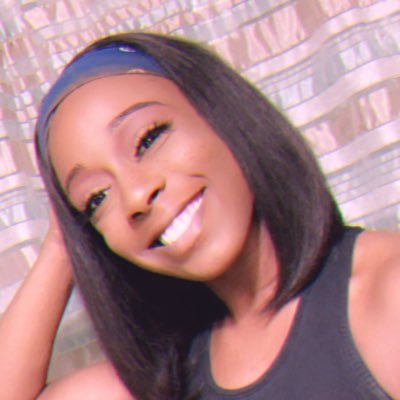 Profile Picture of Taryn Simone 💜 ✨ (@tarynsimonee) on Twitter