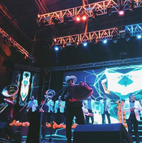 Profile Picture of Christopher Lòpez (@christopherl508) on Poshmark