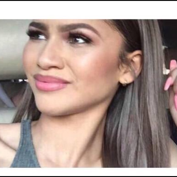 Profile Picture of Chrys Okafor (@chrys2608) on Poshmark