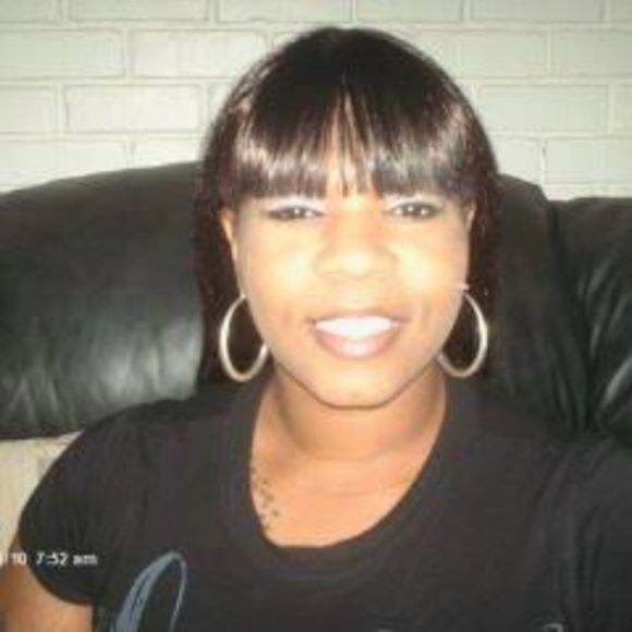 Profile Picture of Elaine Privott (@eprivott) on Poshmark