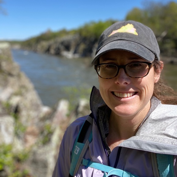 Profile Picture of Stephanie Garback (@sgarback) on Poshmark