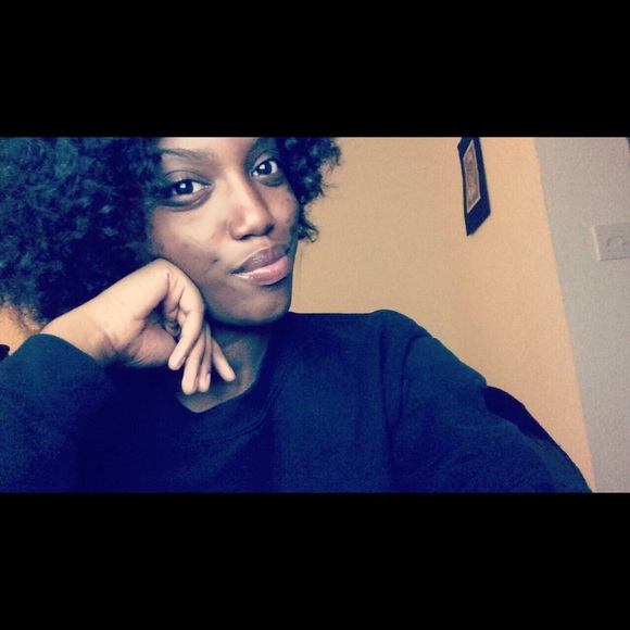Profile Picture of Shashonna Giles (@shonna99) on Poshmark