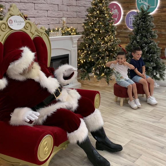 Profile Picture of Rosie Harbison (@cheekymunkii) on Poshmark