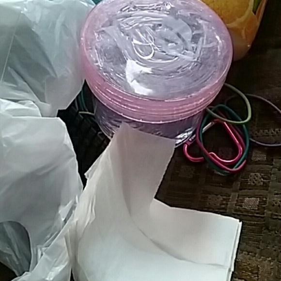 Profile Picture of Tona Gesnaker (@misstdiggie35) on Poshmark