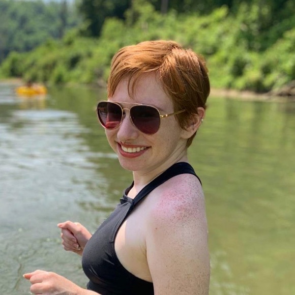 Profile Picture of Brianna Schmeets (@brischmeets) on Poshmark