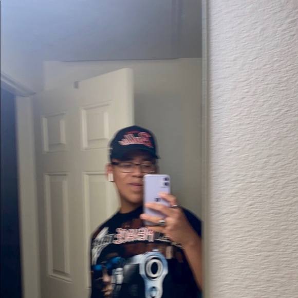 Profile Picture of Max Lara (@max_lara) on Poshmark