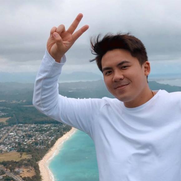 Profile Picture of Harrison Trang (@harrisontrang) on Poshmark