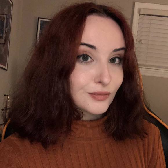 Profile Picture of Alyssa Halbig (@gobalysstic) on Poshmark
