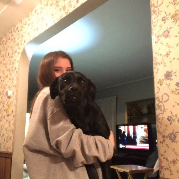 Profile Picture of Emily Attenberger (@xmilylynn) on Poshmark