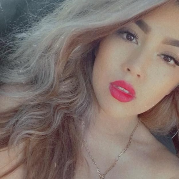 Profile Picture of Brenda Favila (@chikibabe1993) on Poshmark