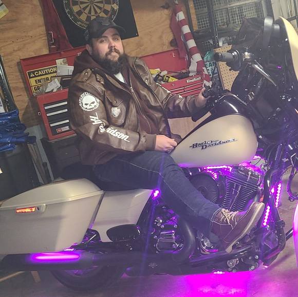 Profile Picture of Michael Stevens (@mstevens3160) on Poshmark