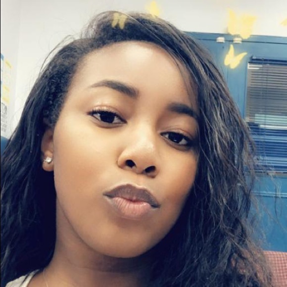 Profile Picture of Monique Hoyte (@mayhxo) on Poshmark