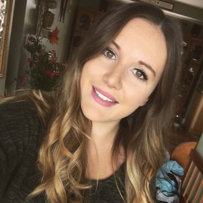 Profile Picture of Holly Daniel (@thehollz06) on Twitter