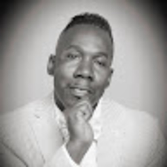 Profile Picture of Steven Murriel (@stevenmurriel) on Poshmark