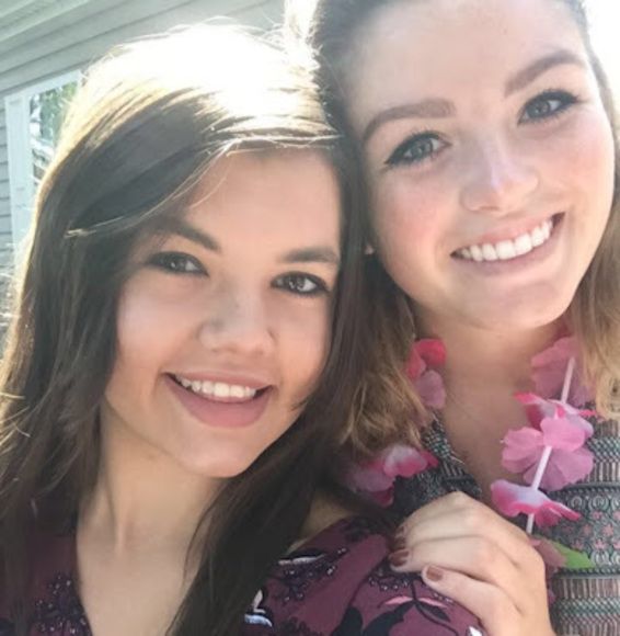 Profile Picture of Natalie Mencis (@nataliemencis) on Poshmark