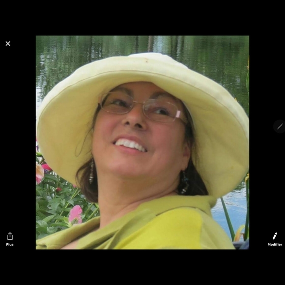 Profile Picture of Noella Carbonneau (@noellac) on Poshmark