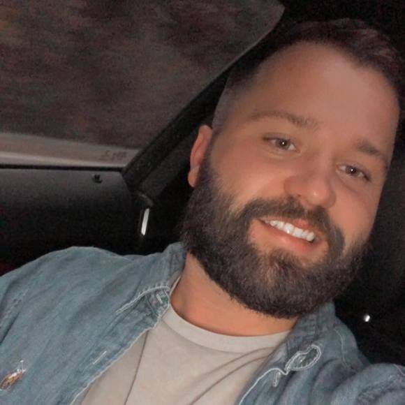 Profile Picture of Andy Tyler (@andythorns) on Poshmark