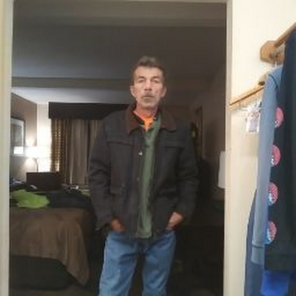 Profile Picture of Richard Hess (@richard_hess) on Poshmark