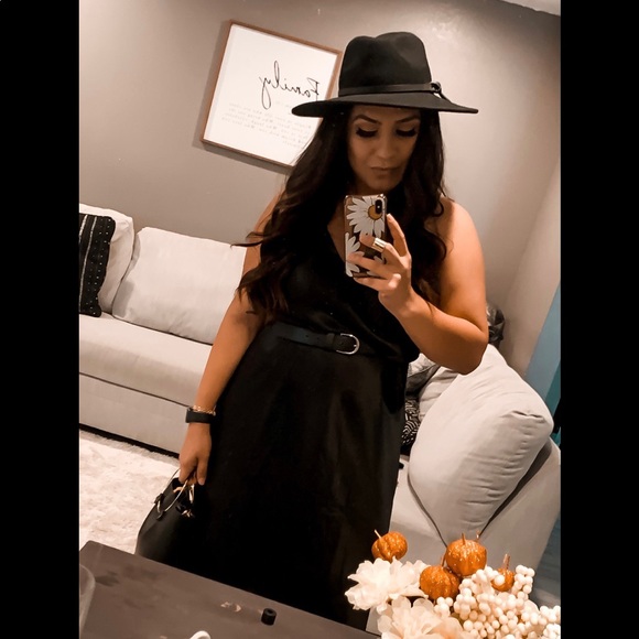 Profile Picture of Arlene Rivera (@arleneri10) on Poshmark