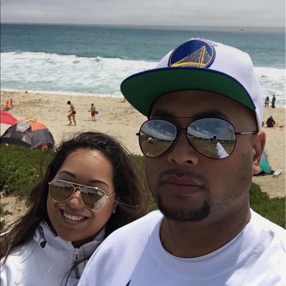 Profile Picture of Robert Tuitavake (@robtui25) on Poshmark