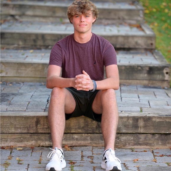 Profile Picture of Raymond Lemrise (@raymondlemrise) on Poshmark