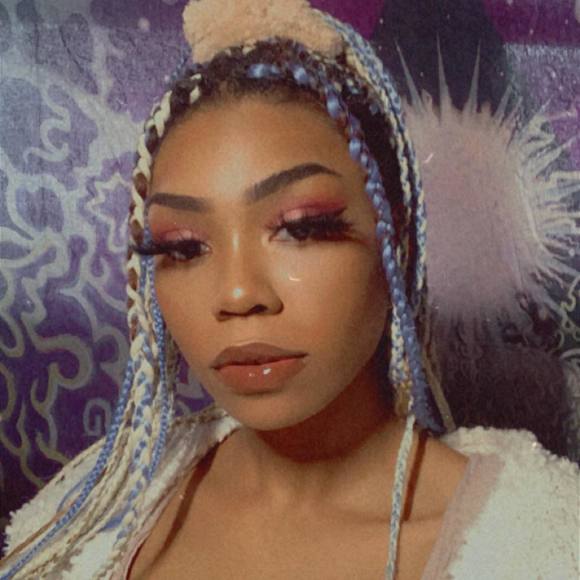 Profile Picture of Trenice Smith (@whoizshay) on Poshmark