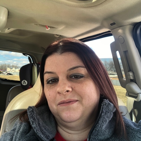 Nicole Badzinski - Poshmark Profile Picture of Nicole Badzinski (@ladybugg1481) on Poshmark