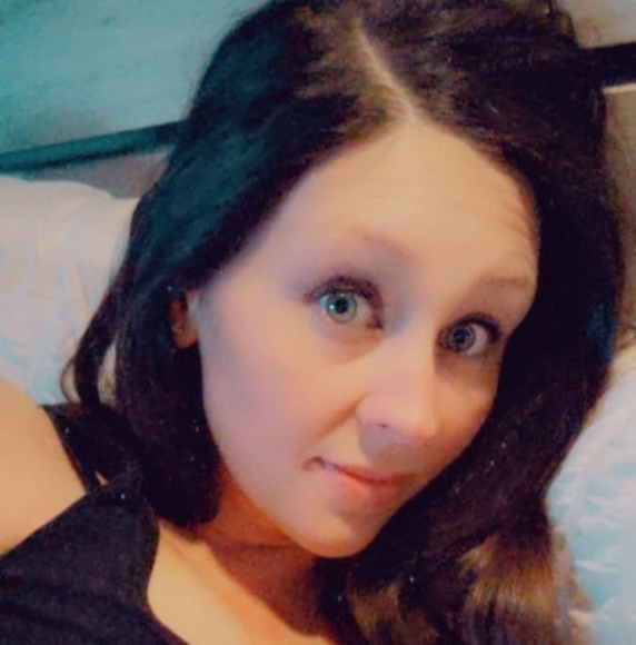 Profile Picture of Lori Mcgee (@lorilou13_17) on Poshmark