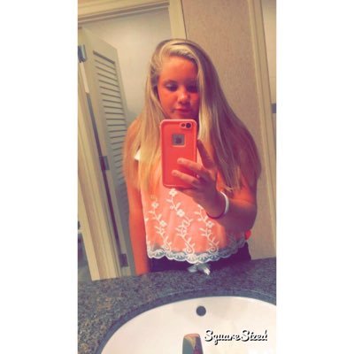 Profile Picture of Savannah Edens (@Sedens2212) on Twitter