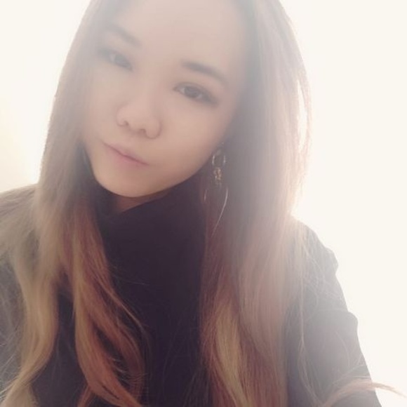 Profile Picture of Lucia Yang (@luluu901) on Poshmark