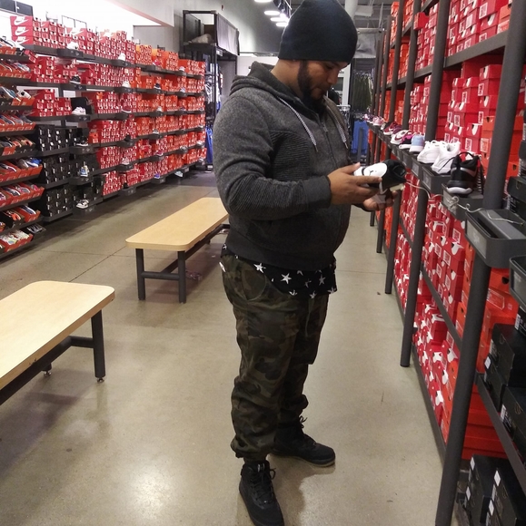 Profile Picture of Anthony Santiago (@elsicopata24) on Poshmark
