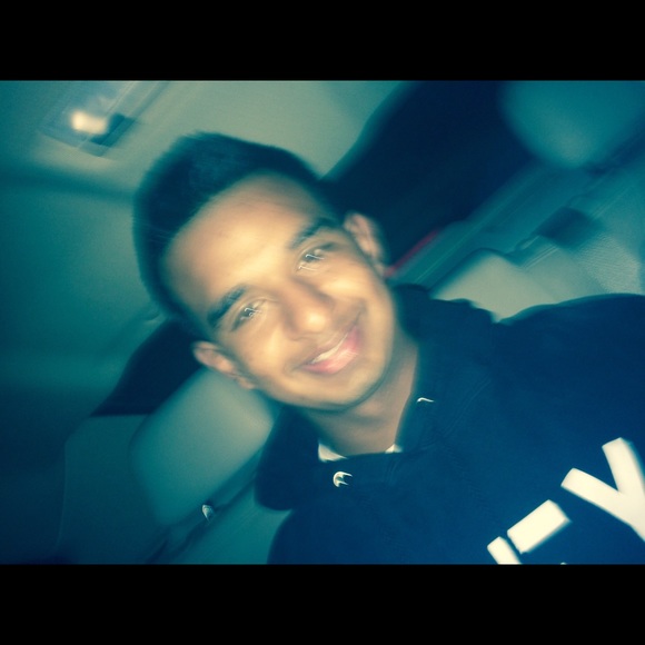 Profile Picture of Jesse Rosas (@jesserosas) on Poshmark