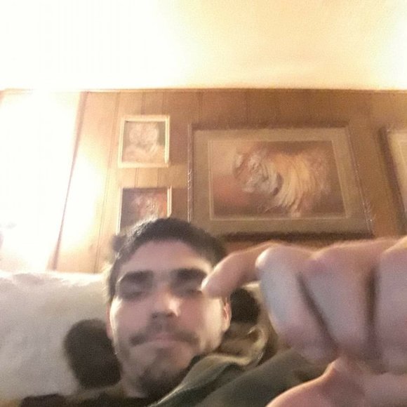 Profile Picture of Ronnie Horn (@crip772) on Poshmark