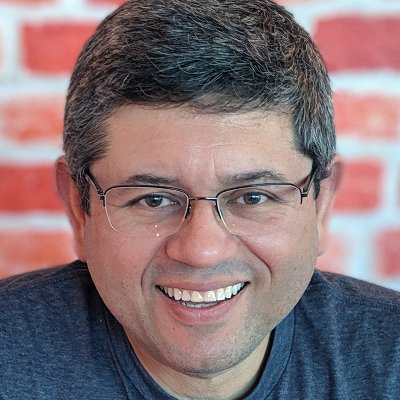 Profile Picture of Julio Fernandez (@SocialJulio) on Twitter