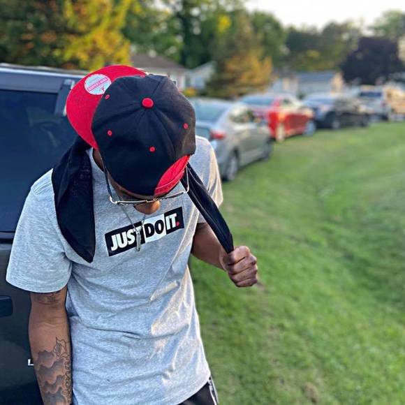 Profile Picture of Christian Samuel (@christiansam543) on Poshmark