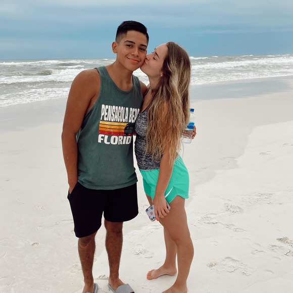 Profile Picture of Meledy Owens (@meledyjojo) on Poshmark